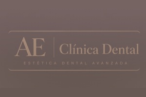 estética dental en Barcelona - logo de AE clínica dental