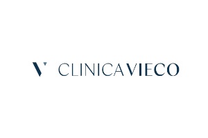 Una de las mejores clínicas de otoplastia en Madrid es Clínica Vieco, logo